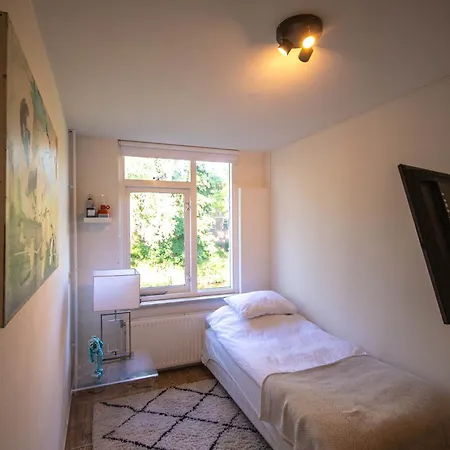 Private Art House Next To The Dunes, And Forest לינה וארוחת בוקר 4*