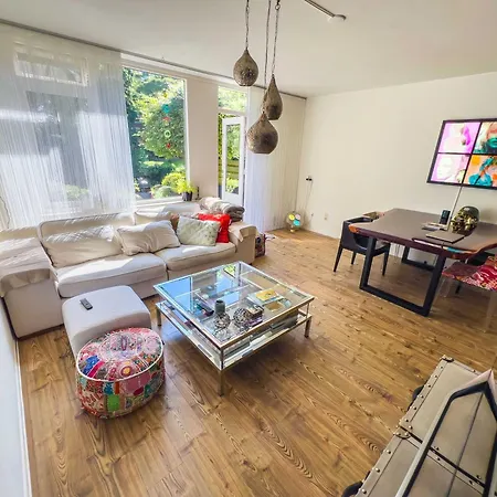 Alojamento de Acomodação e Pequeno-almoço Private Art House Next To The Dunes, And Forest 4*