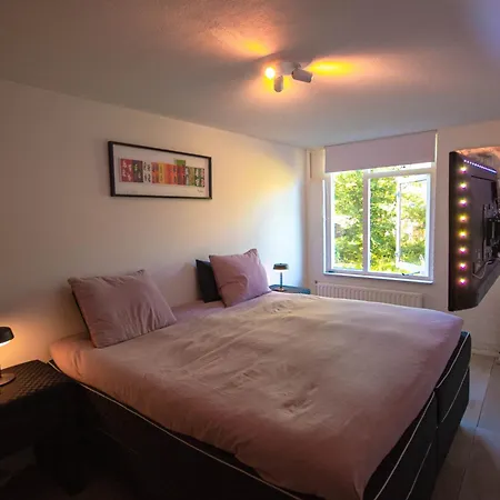 Private Art House Next To The Dunes, And Forest לינה וארוחת בוקר האג